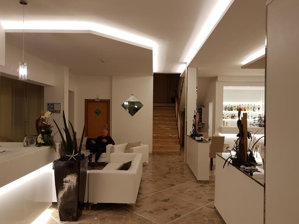 Hotel Solemare 체제나티코 외부 사진